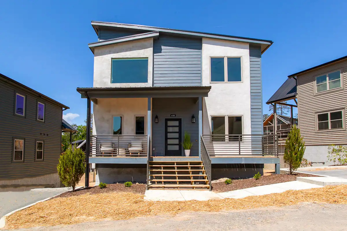 SHR - Lot 17 FRONT VIEW - Modern 3BR