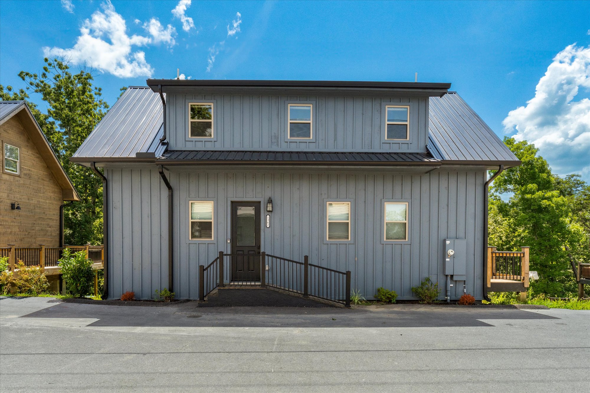 01-1362-Lk-Hvn-Wy-Sevierville-TN-1